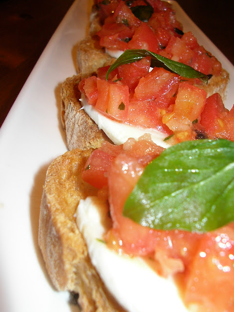 Bruschetta z mozzarellą