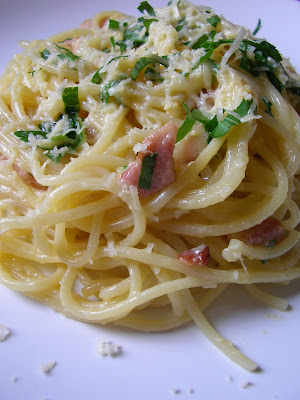 Spaghetti carbonara z natką pietruszki
