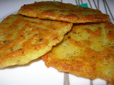 Chrupiące placki ziemniaczane z ziołami