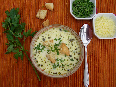 Zupa serowa z ziołami