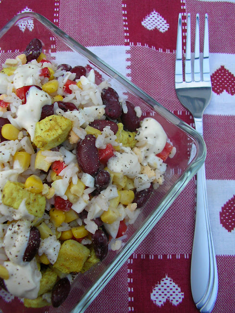 Sałatka z kurczaka curry i fasoli