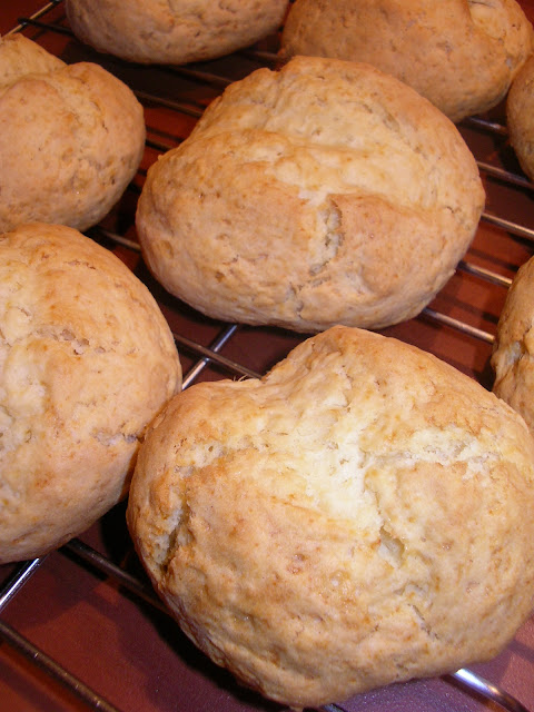 Miodowe mini bułeczki