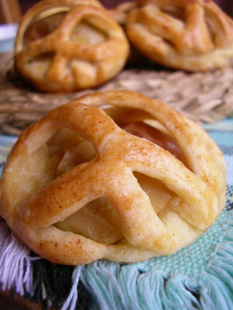 Ciastka w kratkę z jabłkami