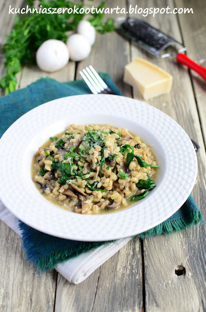 Pęczetto z pieczarkami i szpinakiem