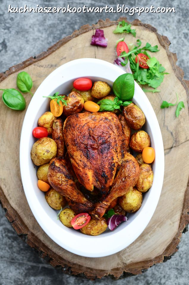 Paprykowy kurczak pieczony z ziemniakami