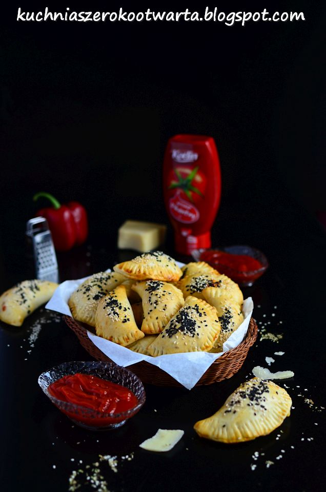 Mini calzone z serem i papryką