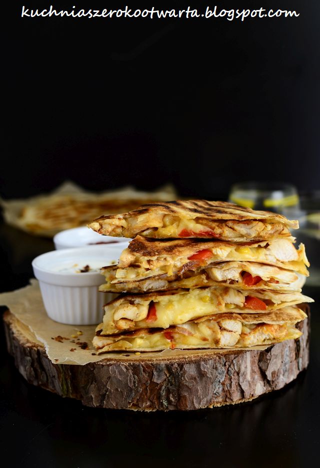 Quesadilla z kurczakiem i papryką