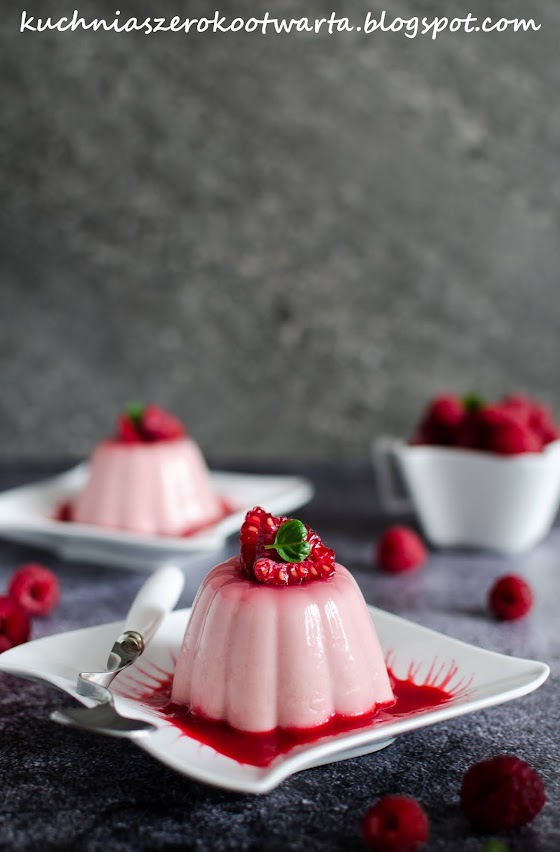 Malinowa panna cotta