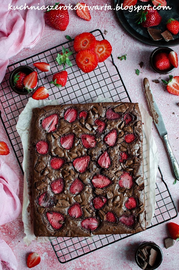 Brownie z truskawkami