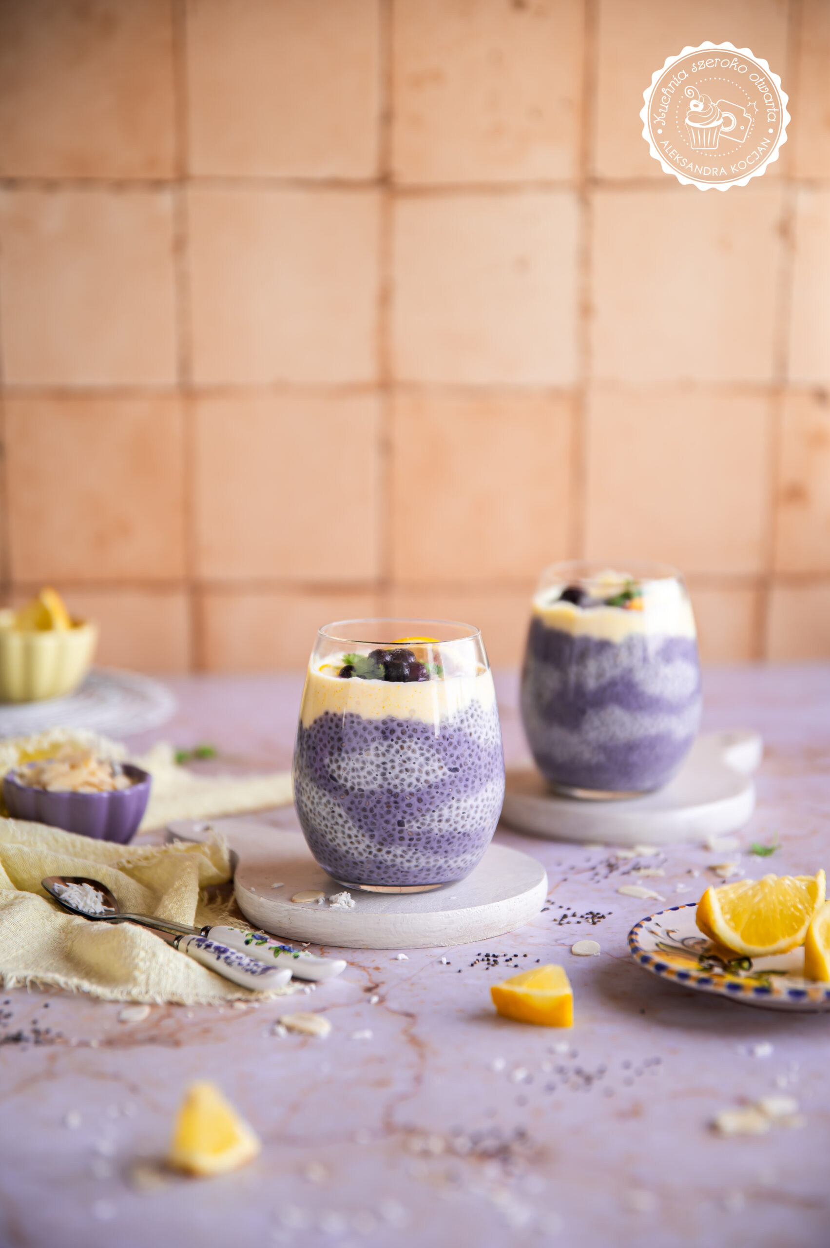 Jagodowo-cytrynowy pudding chia ze skyrem